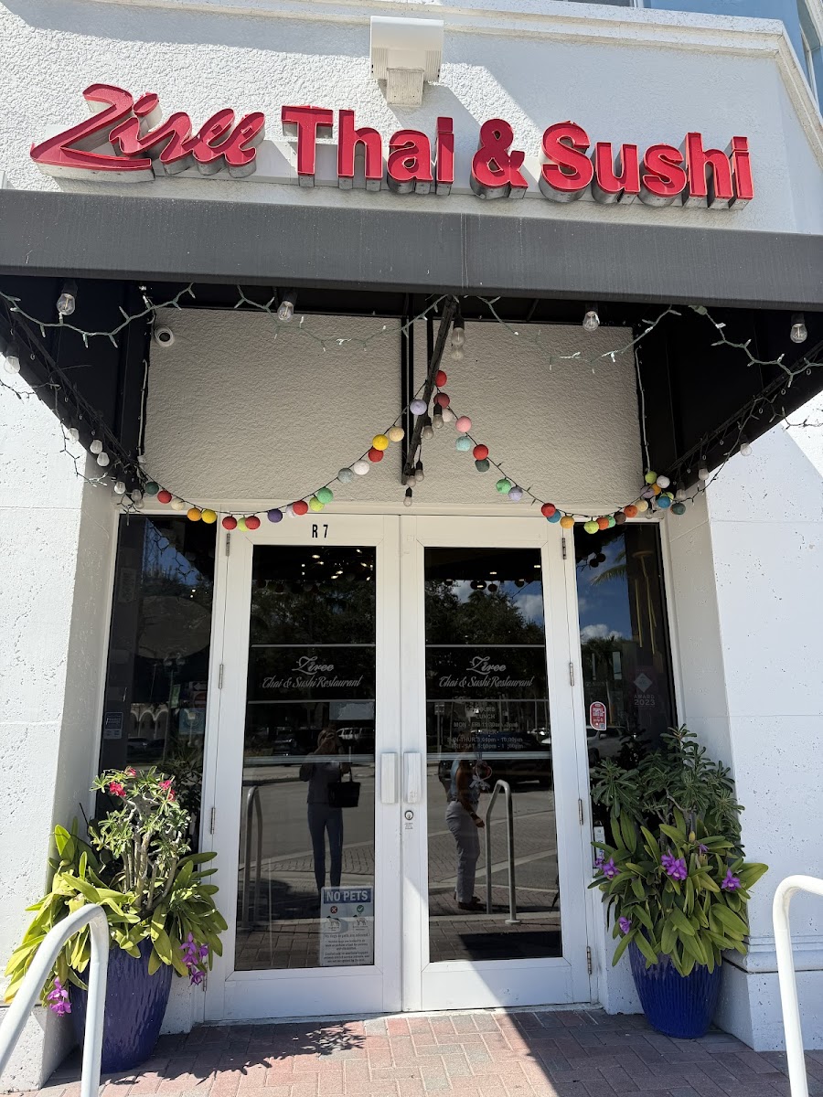 Ziree Thai & Sushi